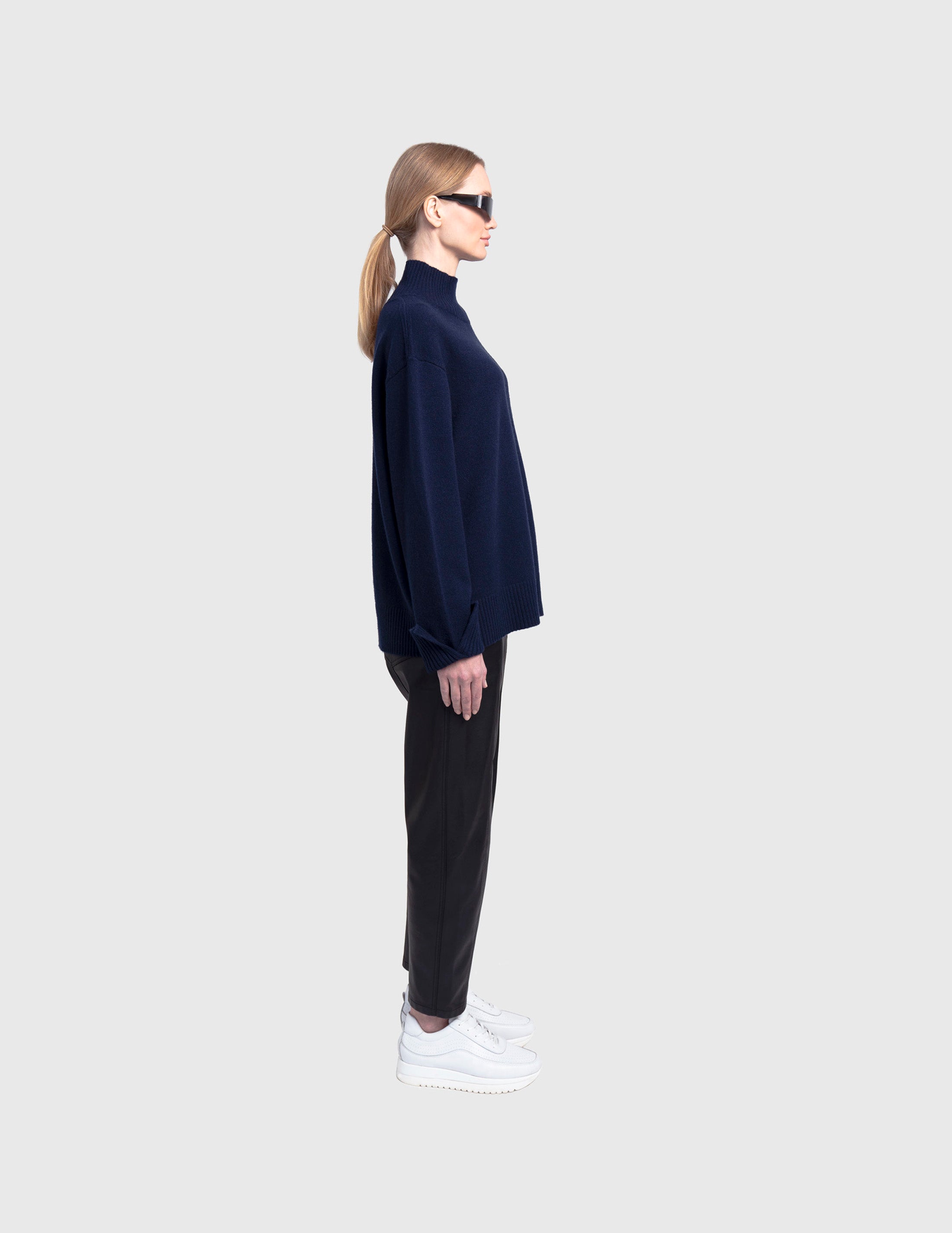 Cashmere Turtleneck Top in Navy