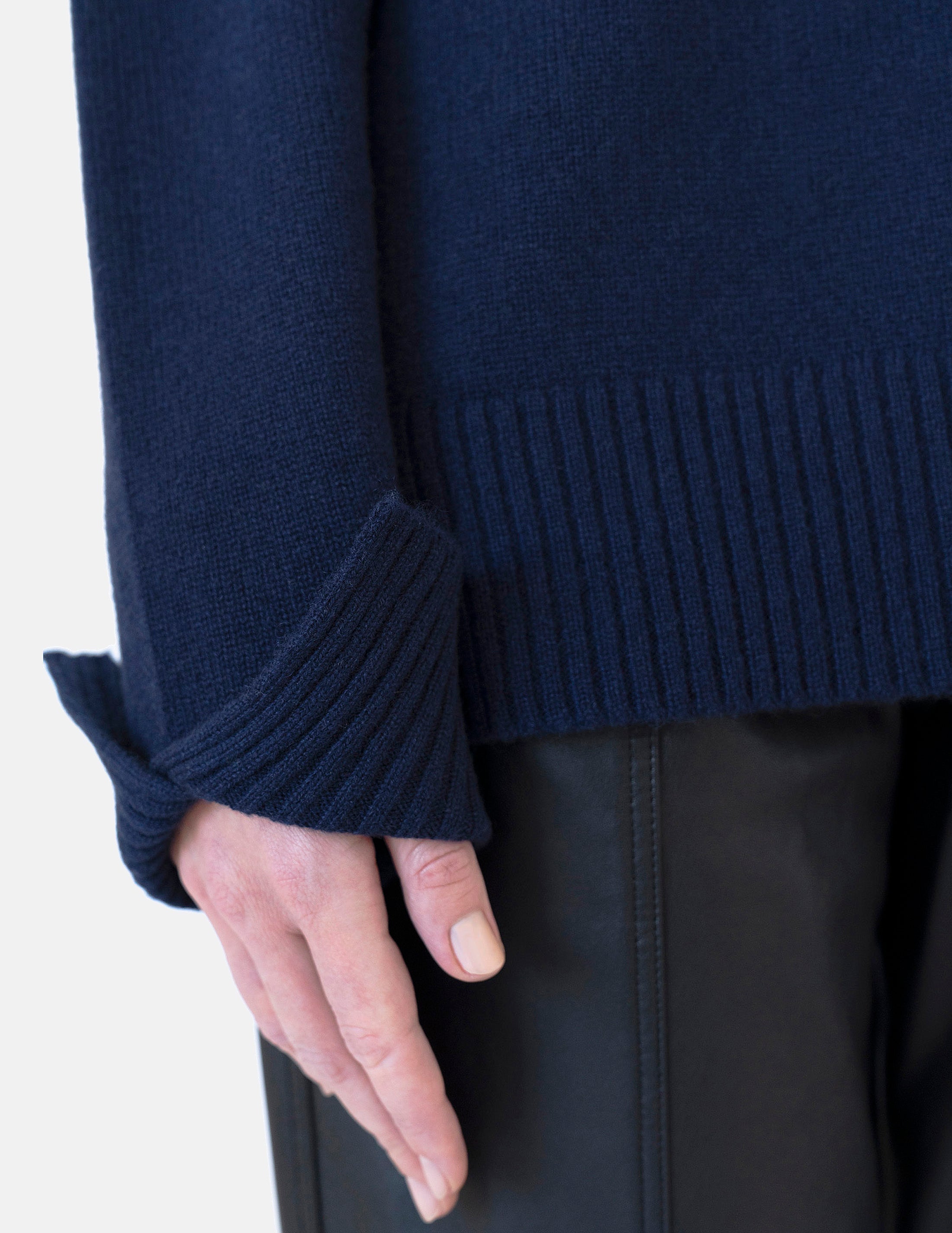 Cashmere Turtleneck Top in Navy