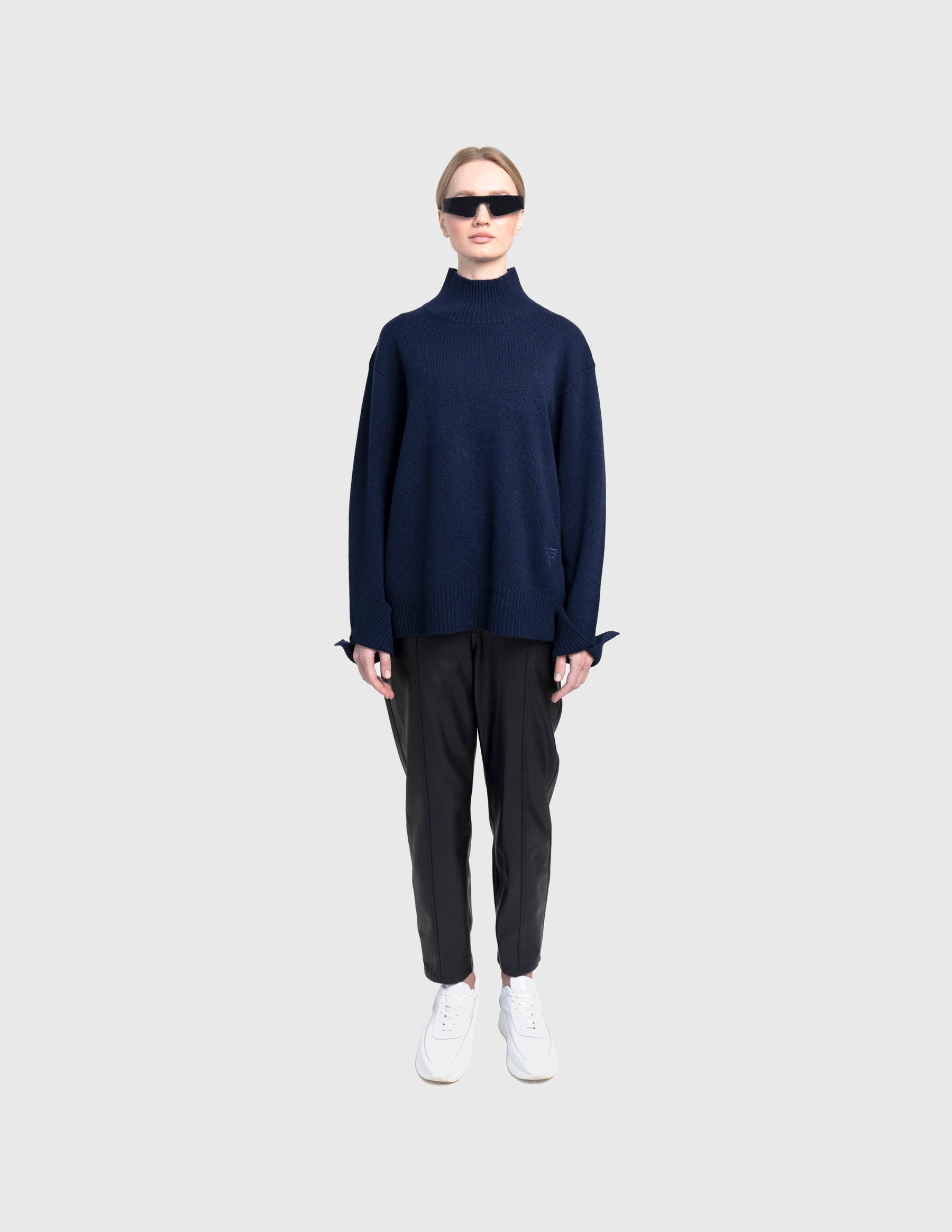 Cashmere Turtleneck Top in Navy